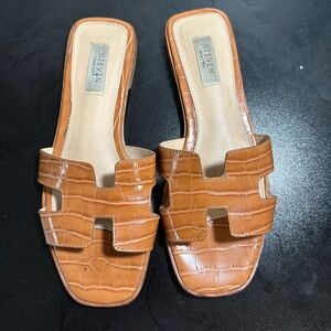 Steve Madden Tan Croc-Embossed Slide Sandals